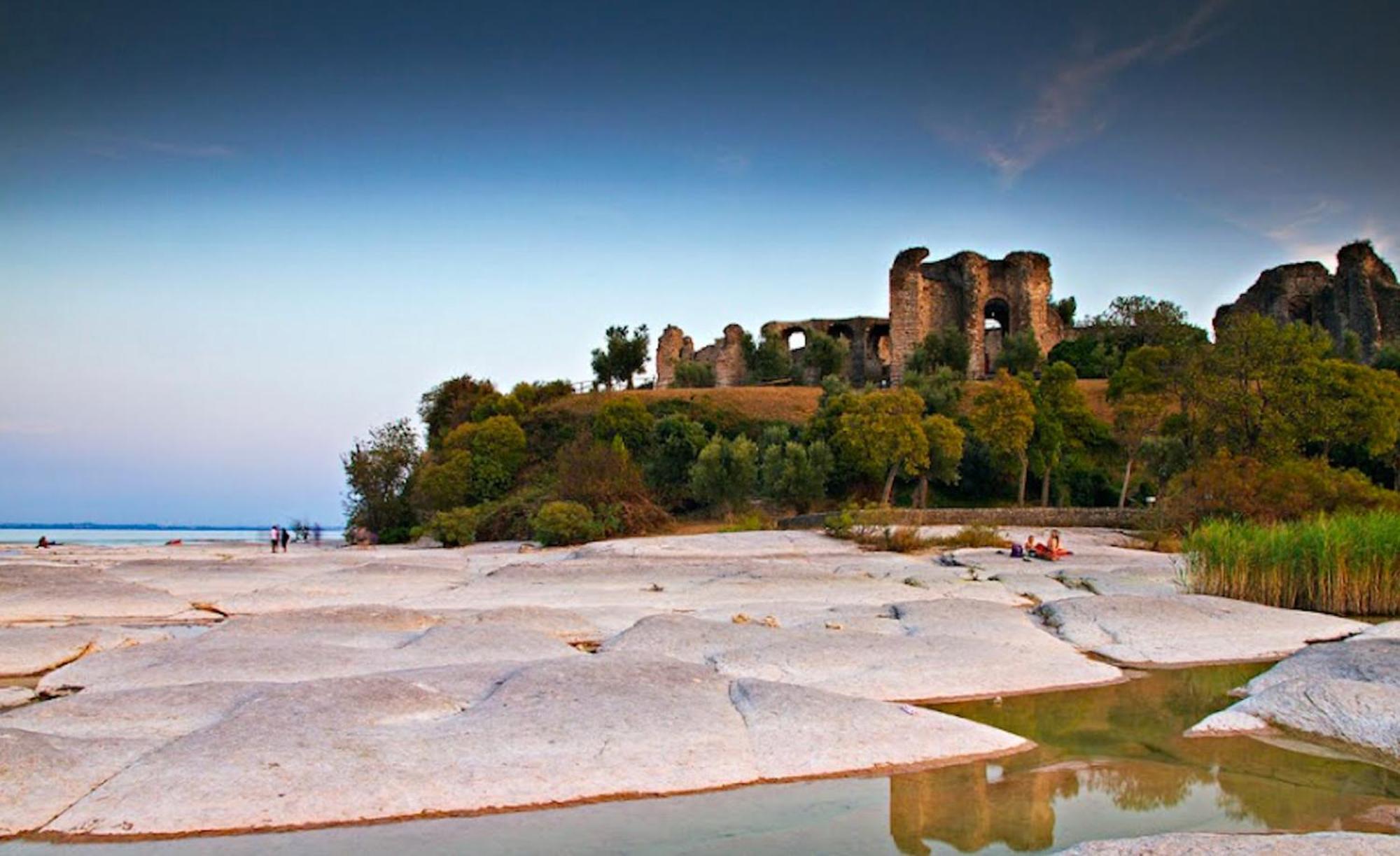 The Riva Apartment Sirmione Exterior foto